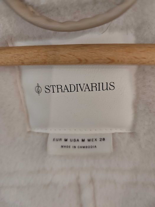 Зимно яке Stradivarius