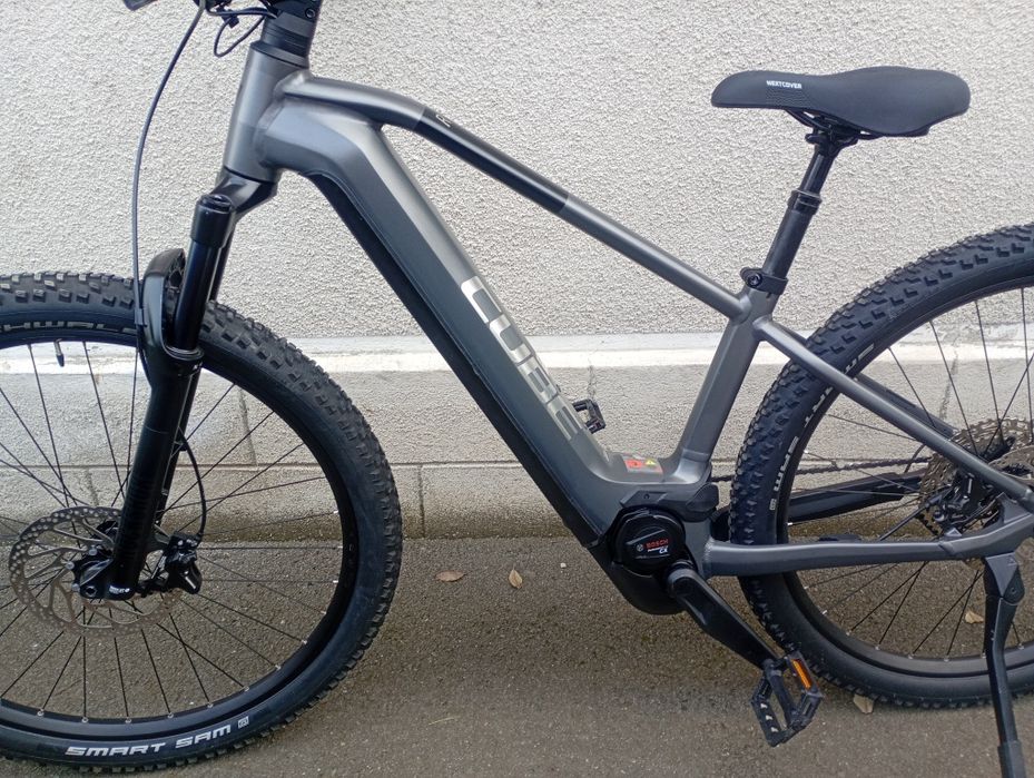 Bicicleta electrica Cube 750