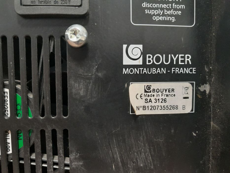 Усилвател с тунер ,CD.  Sd card ,usb  Bouyer