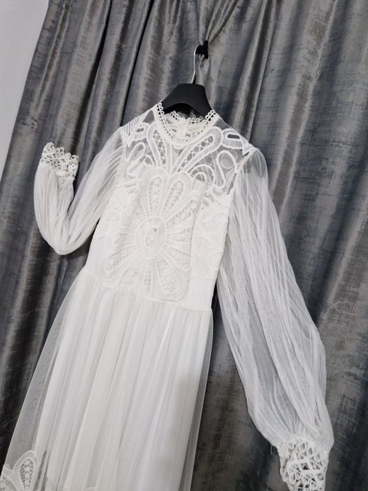 Vând rochie albă pentru cununie civilă