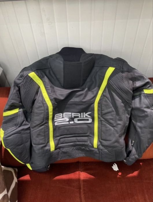 Мото екип BERIK 60 номер