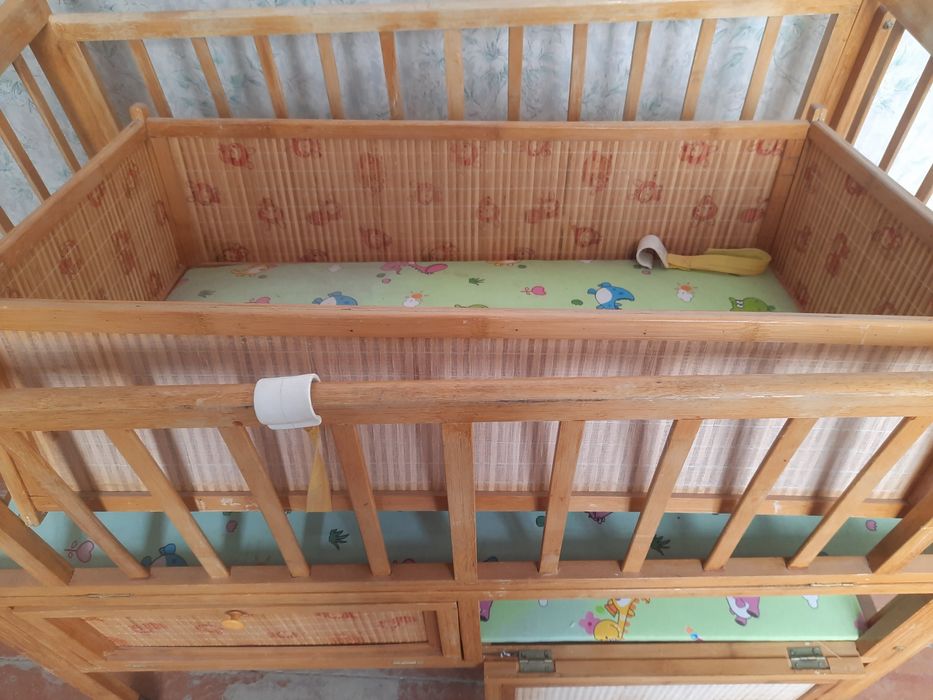 Кровать детская на колесиках