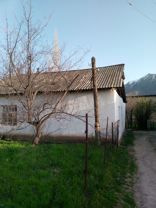 Продам дом в Чарваке, рядом с Бочки 9,2 сотки