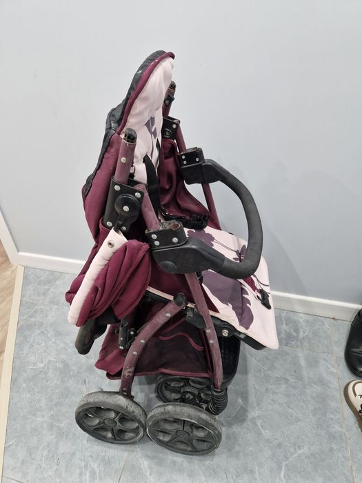 Балалар коляскасы.