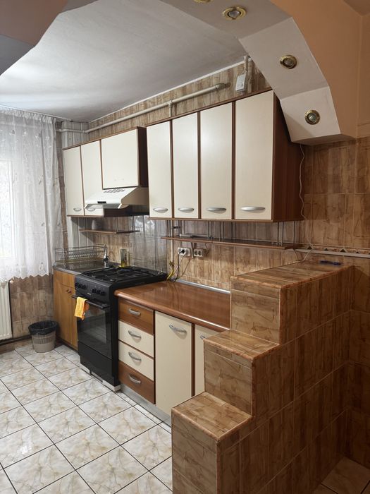 Apartament de închiriat – parter