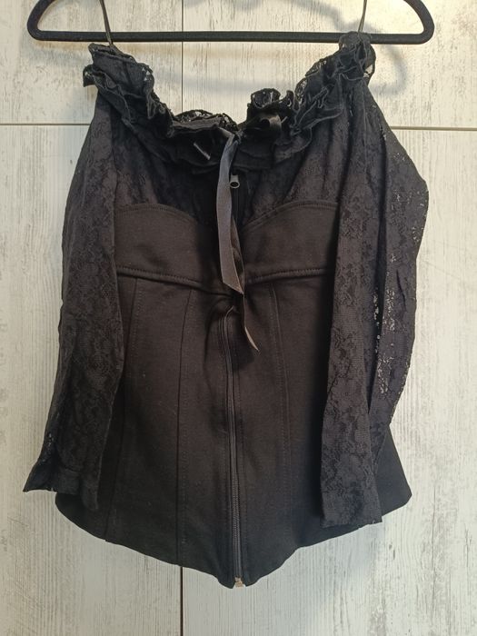 Дамски топ на марката Lucy