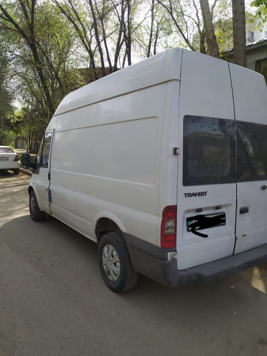 Қожайын күйеуінің аузына сисады