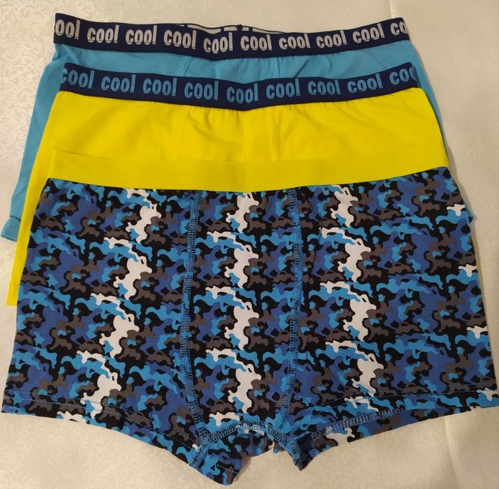 Куртка и новые плавки на мальчика