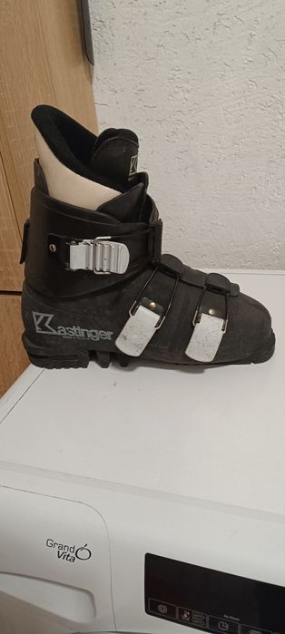 Продавам Ски обувки