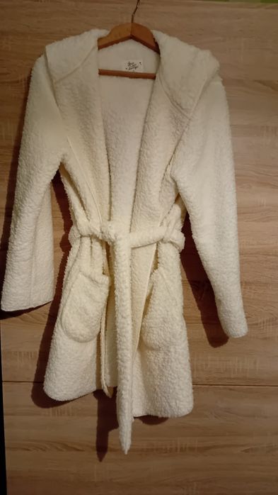 Бял топъл зимен халат