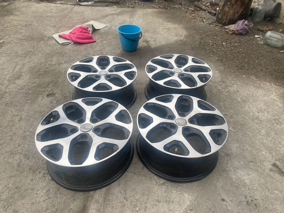 Продам р16 диски с резиной