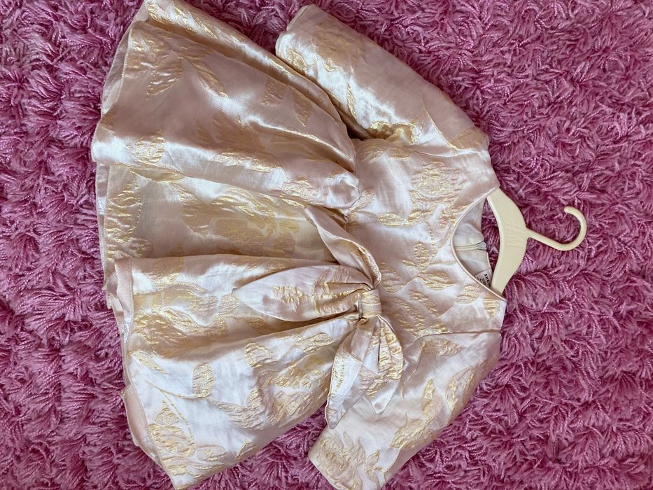 Страхотна рокля за малка принцеса