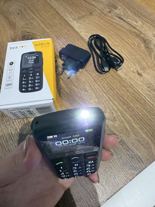 Telefon mobil pentru seniori Beafon SL230LTE. Nou, nefolosit