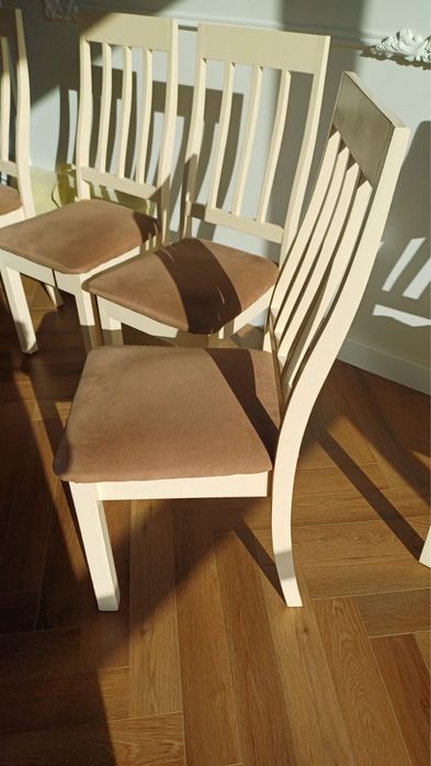 Продаются деревяные стулья