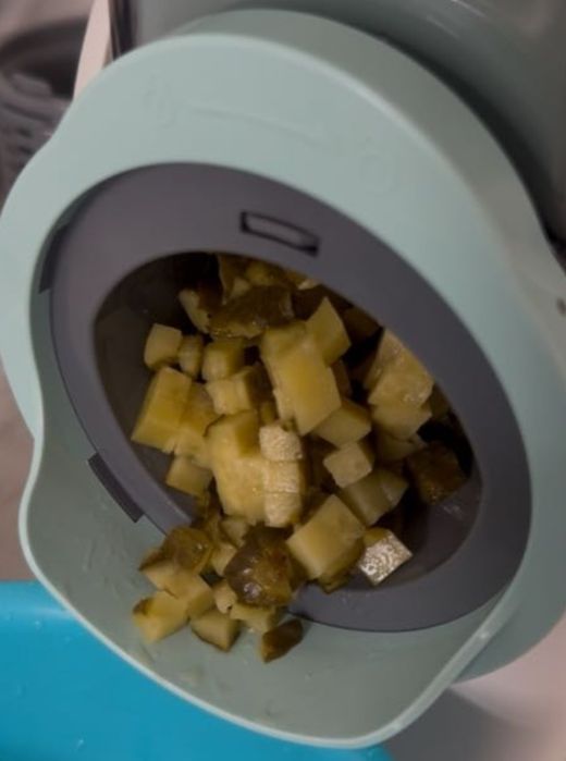 Продам электрич. овощерезку 6 в 1