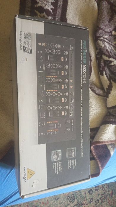 De vânzare mixer DJ Behringer NOX1010 – stare foarte bună