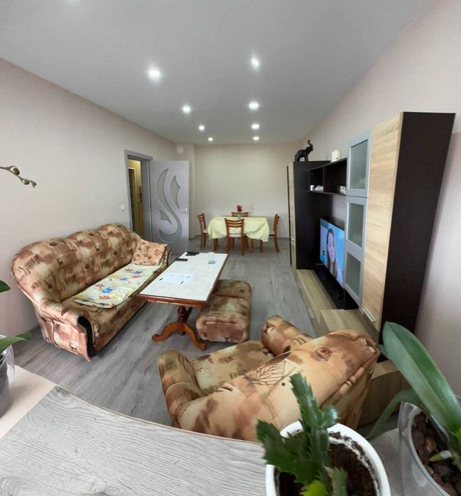 Продава се Тристаен апартамент в Разград, Лудогорие - 80 кв.м за 1084 €/кв.м - Снимка #2