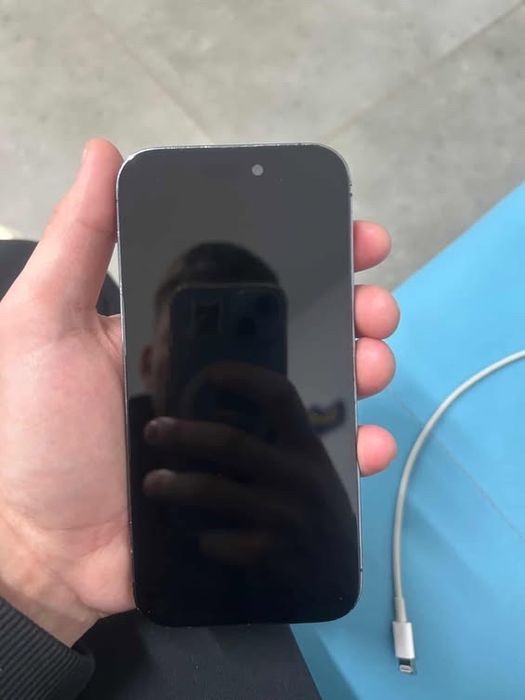 Продам айфон 14про