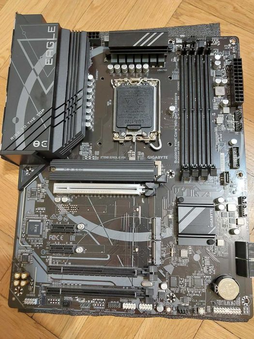 Intel Core i9 13900KF + Gigabyte Z790 Eagle AX Wi-Fi DDR5