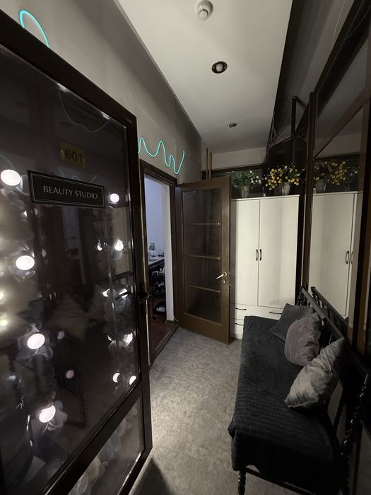 Сдам маникюрный стол в аренду