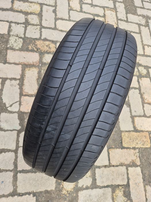 O bucată 235/55 R19 vară - una Continental Michelin