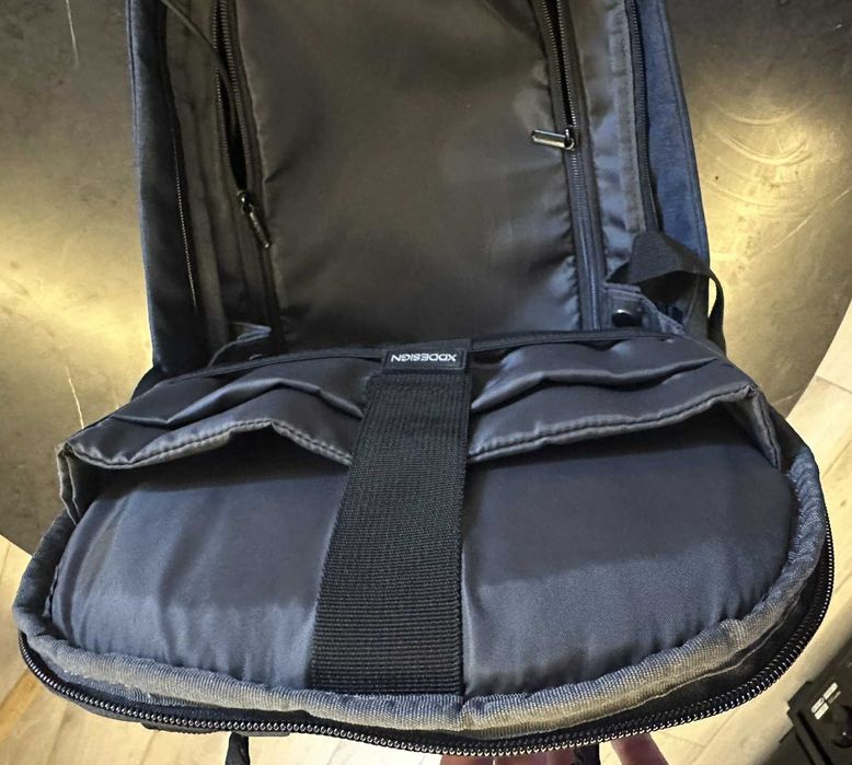 Ghiozdan antifurt XD Design laptop 13.3"