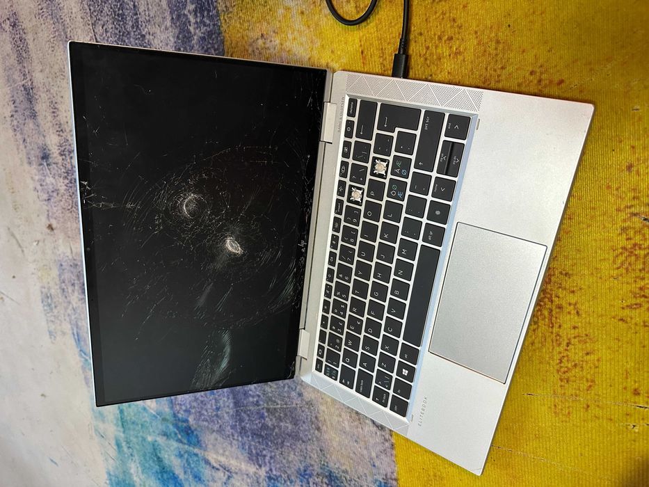 laptop hp elitebook x360 1030 G8 , i5 gen 11 - 470 lei