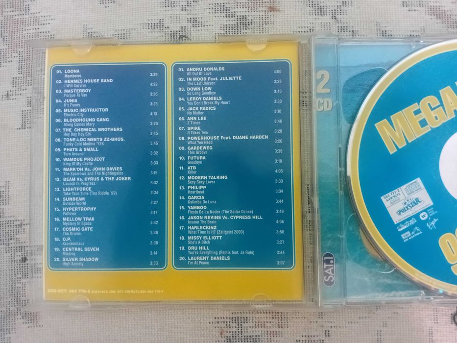 Pachet 3 CD muzica selectii, Megahits 99 (2 CD) + Megahits 98 (1 CD)