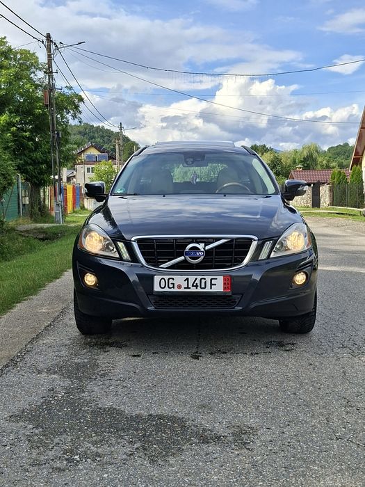 VOLVO XC 60 MOMENTUM * D5 * Cutie de viteze Automată * Panoramic * Bliss * 4 x 4* Vopsea originală * Piele Crem * Navigatie * Tempomat * Import 1 ZI*