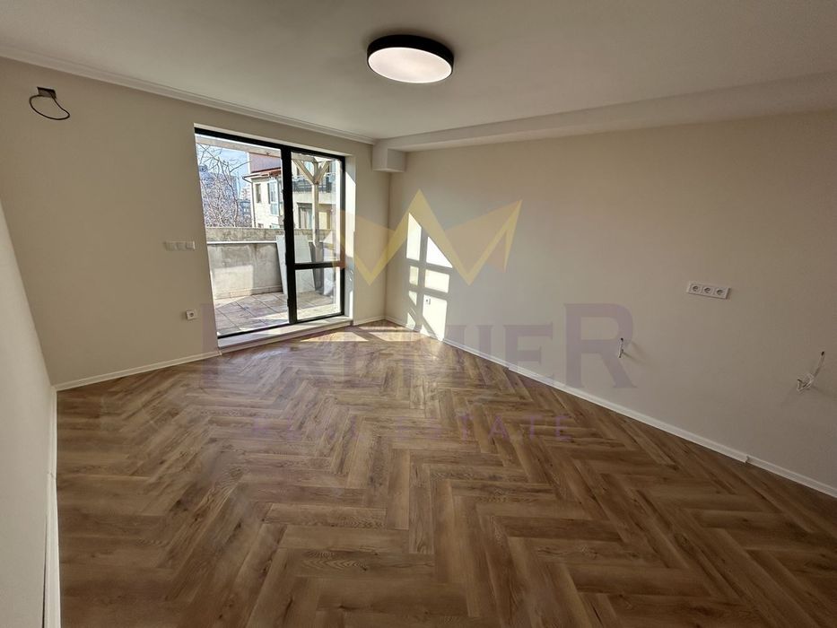 Продава се Тристаен апартамент в Варна, Възраждане 2 - 80 кв.м за 1052 €/кв.м - Снимка #5