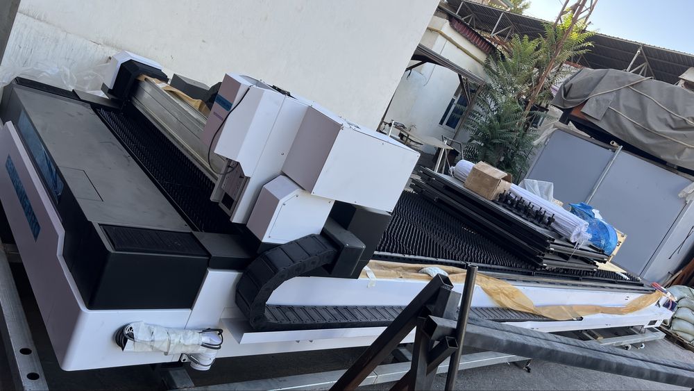 Лазерный станок для резки металла от официального дилера SENFENG PRO