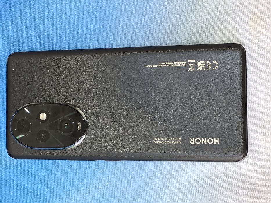 Продам Honor 200pro и часы в подарок