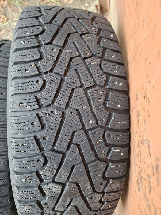 Продам шины 235/55/18 пирелли