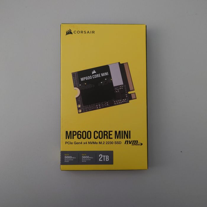SSD-накопитель Corsair MP600 Core Mini (CSSD-F2000GBMP600CMN) [2 ТБ, M