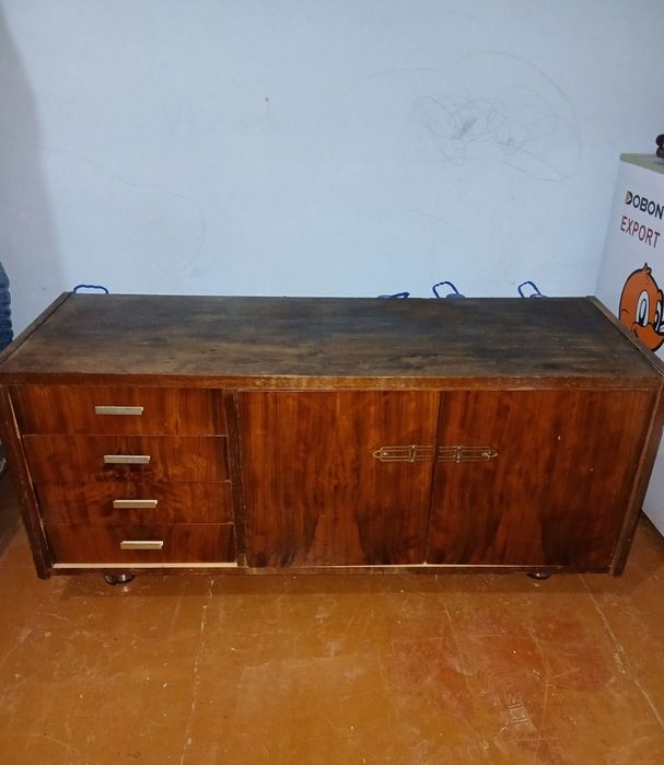 Продаётся комод с выдвижными ящиками!  70.000