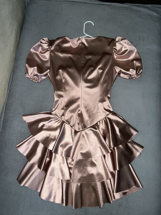 Rochie roz cu volanase