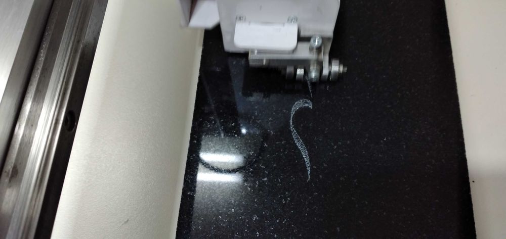 Гравираща машина /за фотографии върху черен гранит/