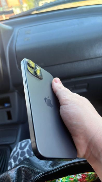 Продам Iphone 15
