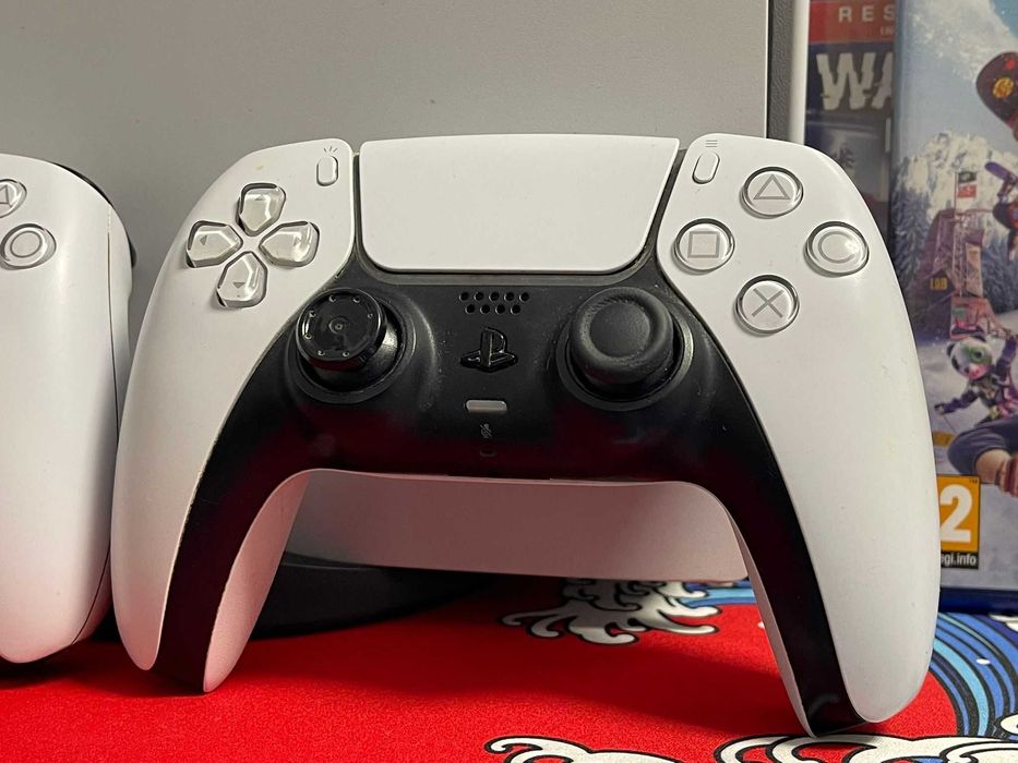 PlayStation 5 Disc Edition PS5 + 2 controllere + 11 jocuri (4 disc + 7 digitale) + cont PSN