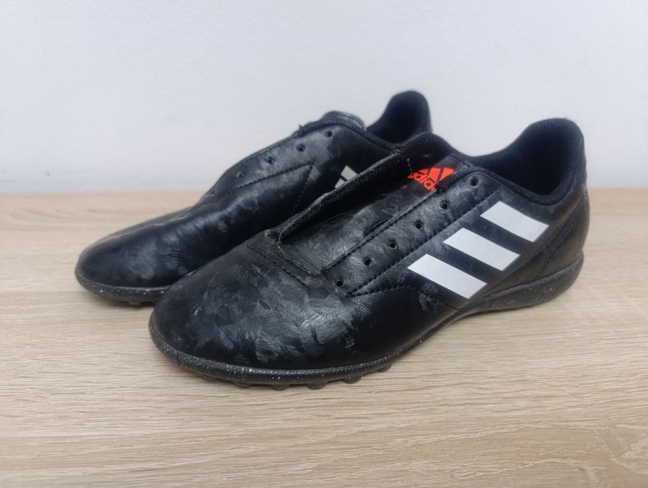 Încaltaminte fotbal Adidas