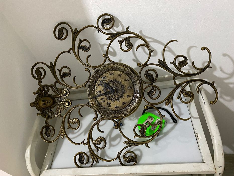 Часы в стиле арт деко