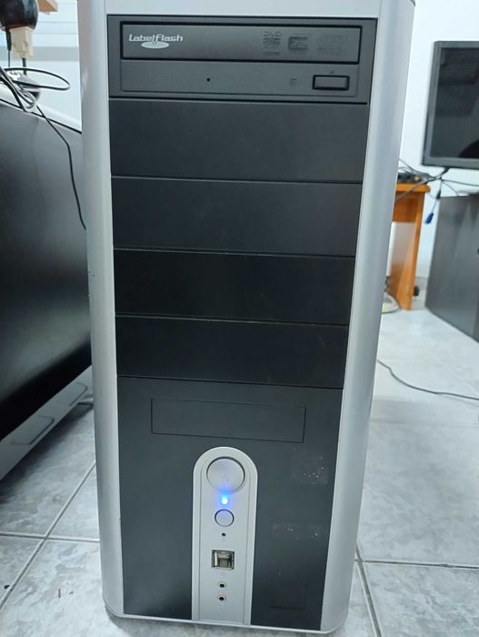 Компютър+Монитор, CPU Athlon 64 X2, 2GB RAM, SDD(128GB)&HDD(500GB), Video GeForce 8600GT(512MB)