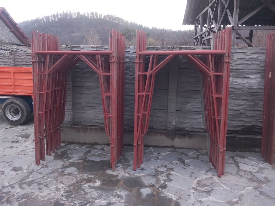 Schela metalica model de italia