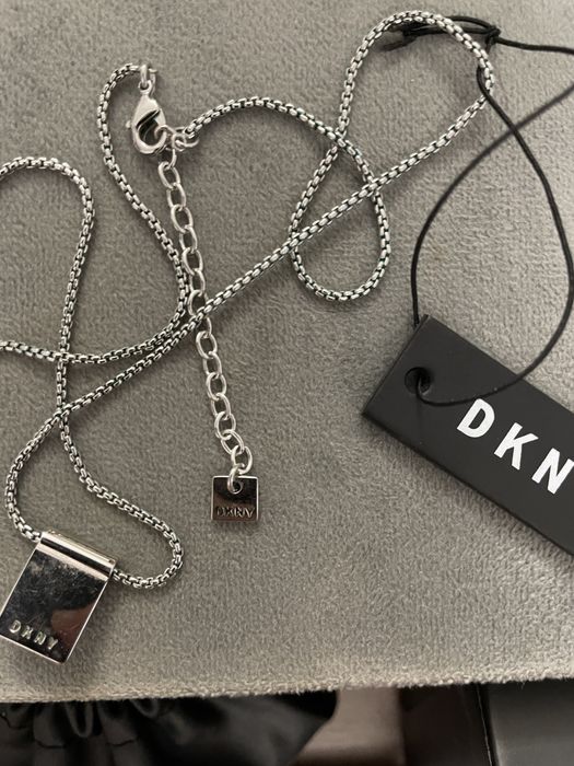 Ново колие с етикет DKNY