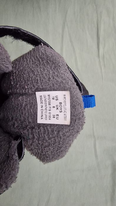 Спортивные весенние кроссовки