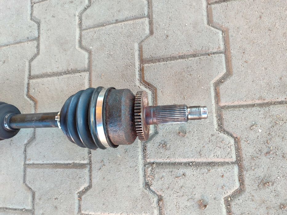 Полуоска за Kia Carnival