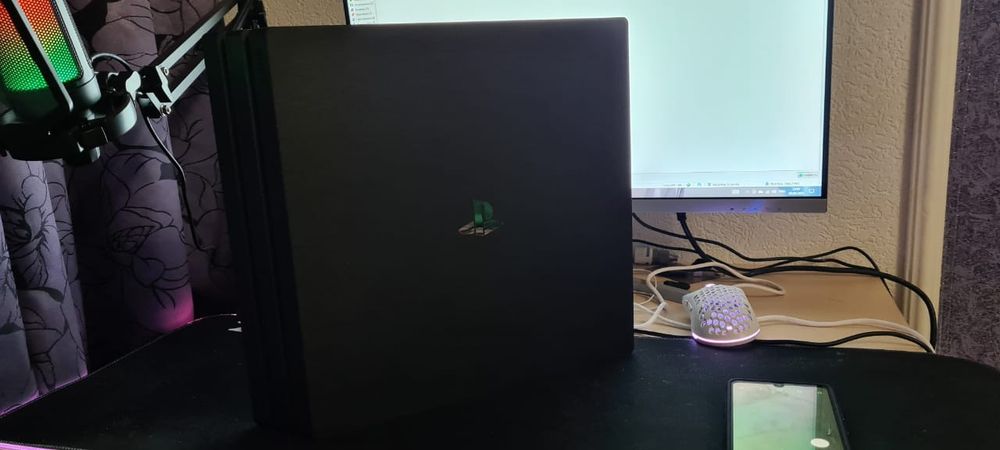 Ps4 pro 8 игр 1TB