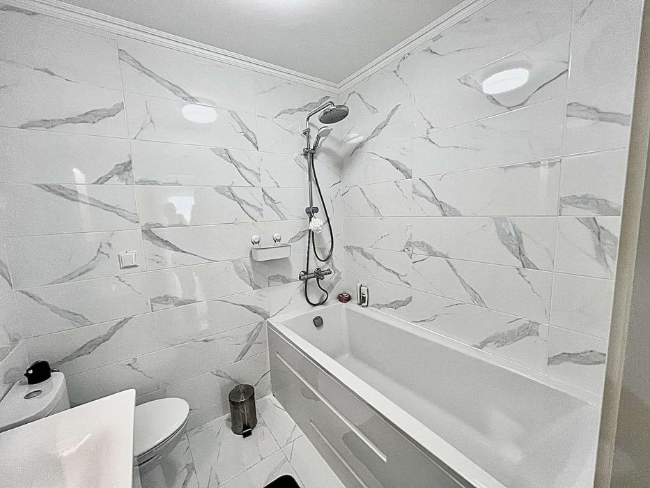 Продава се Тристаен апартамент в Бургас, Център - 119 кв.м за 2469 €/кв.м - Снимка #6