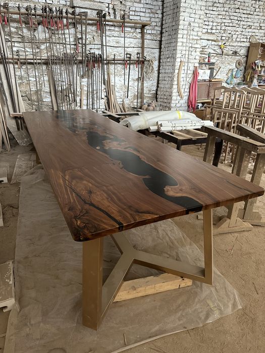 Столы с эпоксидной смолой