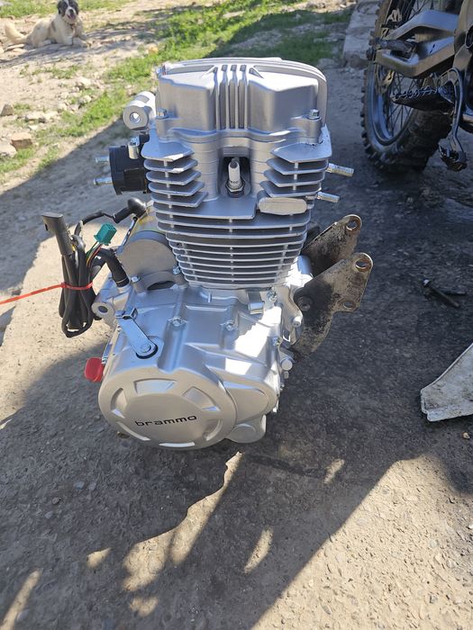 Cross. 250cc. 4T